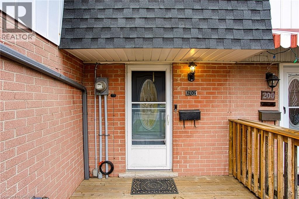 202 Golden Orchard Drive, Hamilton, Ontario  L9C 6J7 - Photo 3 - 40820802