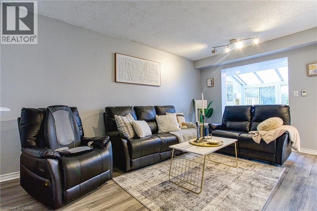 202 Golden Orchard Drive, Hamilton, Ontario  L9C 6J7 - Photo 5 - 40820802