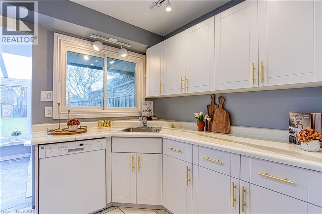202 Golden Orchard Drive, Hamilton, Ontario  L9C 6J7 - Photo 11 - 40820802