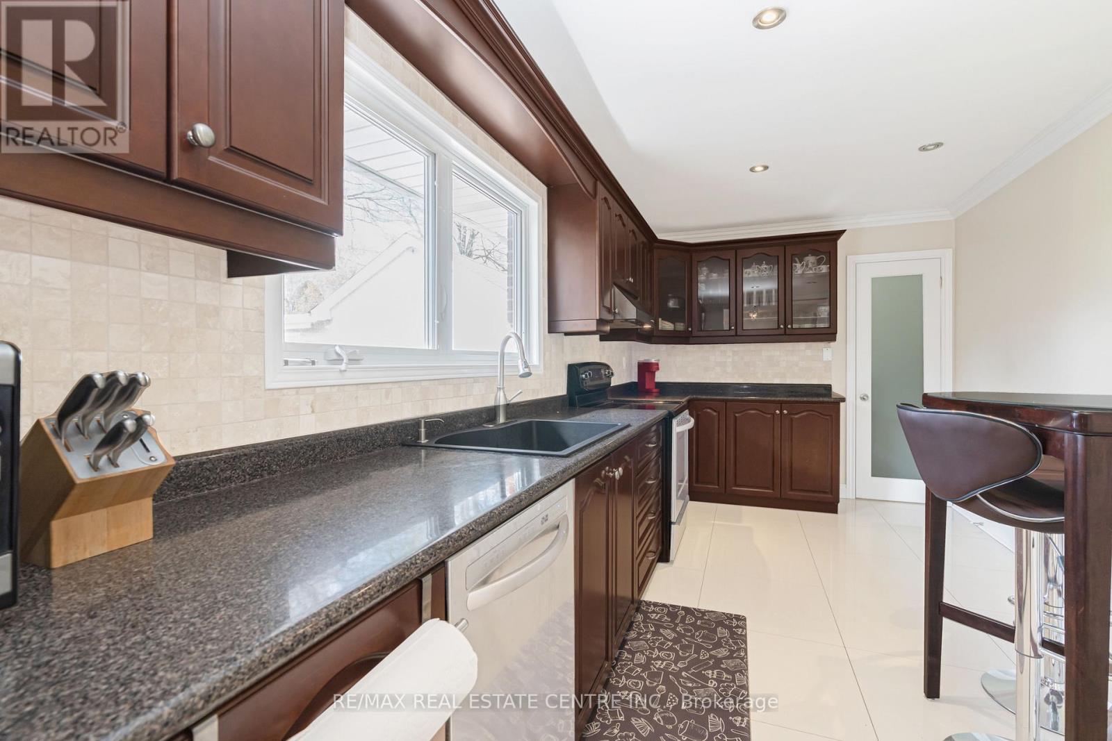 6649 25 Side Road, Halton Hills, Ontario  L7J 2L7 - Photo 21 - W13123432