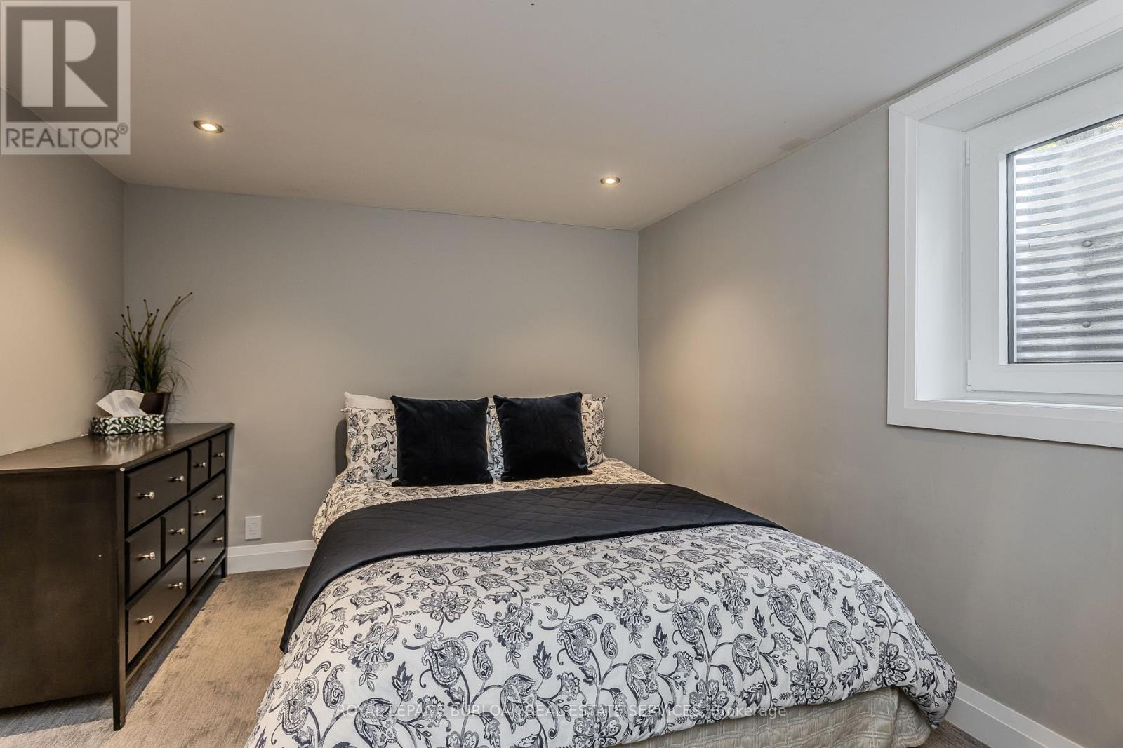 754 Hawkins Crescent, Burlington, Ontario  L7S 2E2 - Photo 23 - W13123444