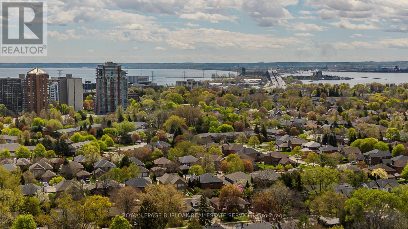 754 Hawkins Crescent, Burlington, Ontario  L7S 2E2 - Photo 4 - W13123444