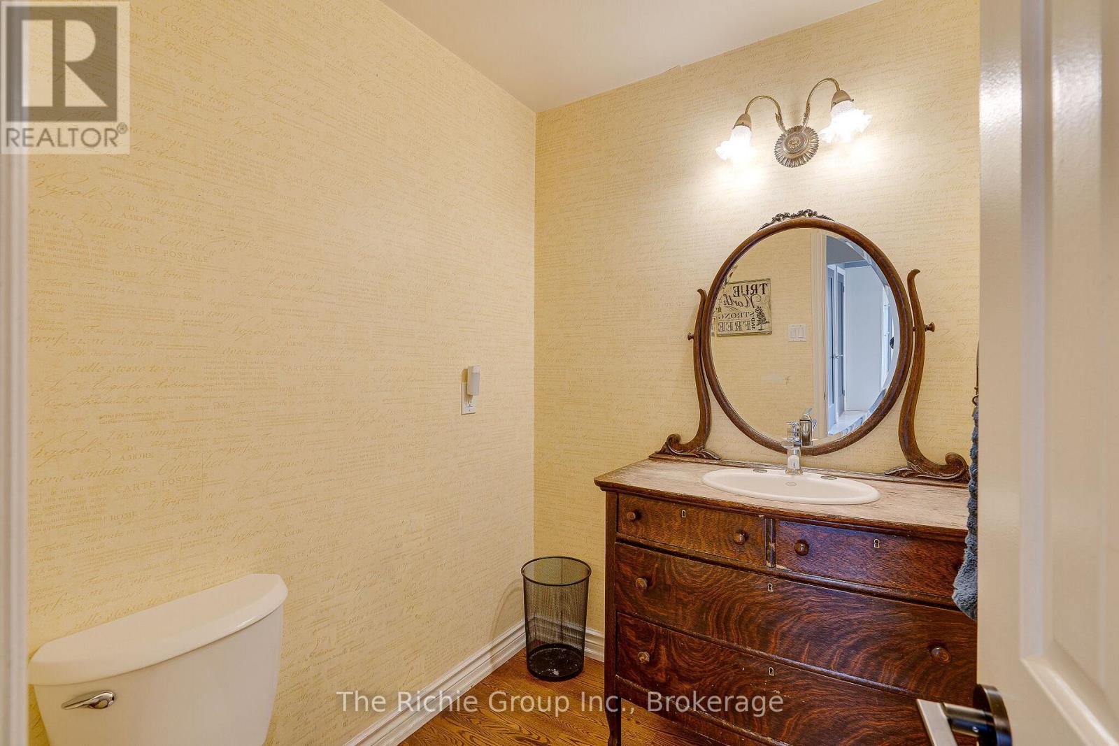 15163 Centreville Creek Road, Caledon, Ontario  L7C 3C3 - Photo 6 - W13123498