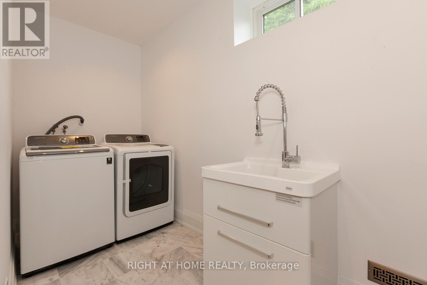 1627 Glenburnie Road, Mississauga, Ontario  L5G 3E4 - Photo 15 - W13123556