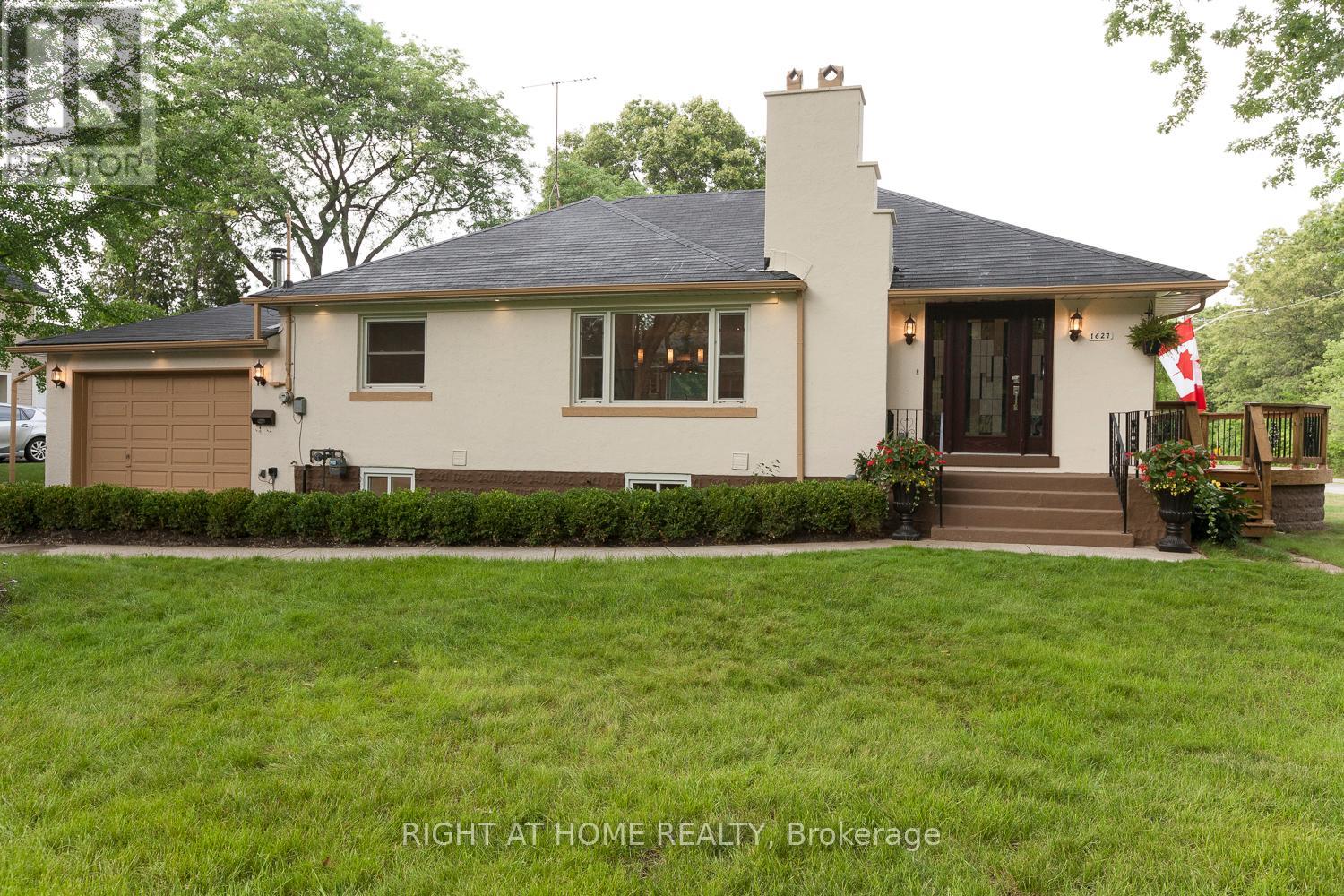 1627 Glenburnie Road, Mississauga, Ontario  L5G 3E4 - Photo 2 - W13123556