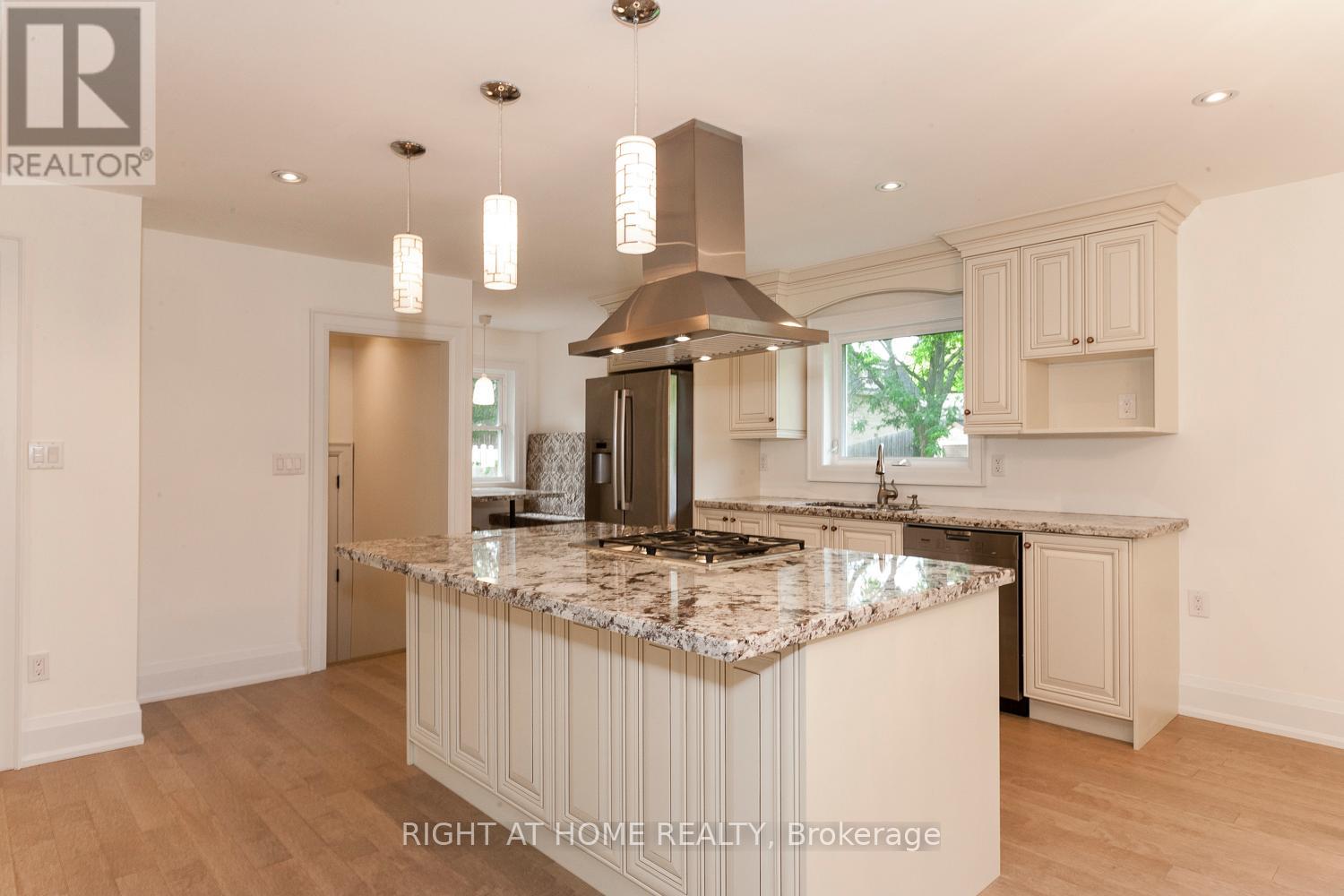 1627 Glenburnie Road, Mississauga, Ontario  L5G 3E4 - Photo 6 - W13123556