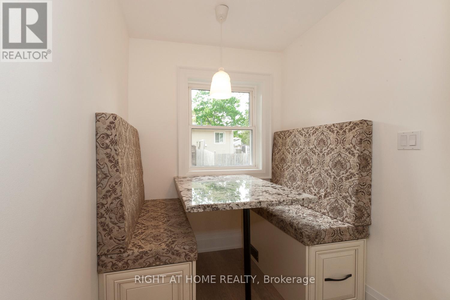 1627 Glenburnie Road, Mississauga, Ontario  L5G 3E4 - Photo 7 - W13123556
