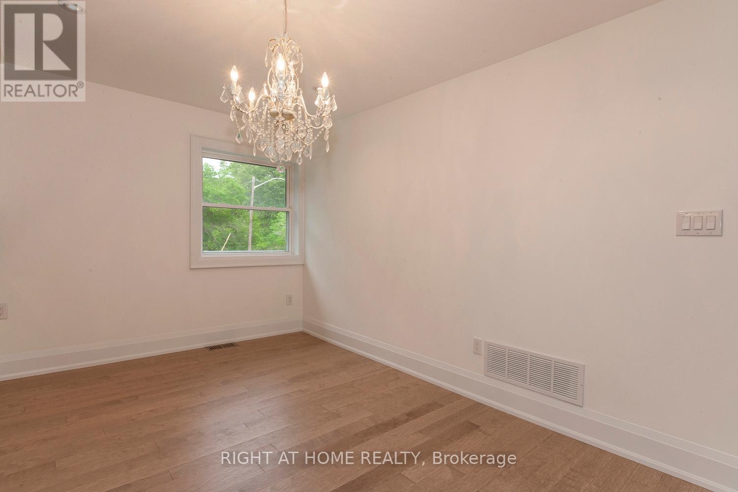 1627 Glenburnie Road, Mississauga, Ontario  L5G 3E4 - Photo 8 - W13123556