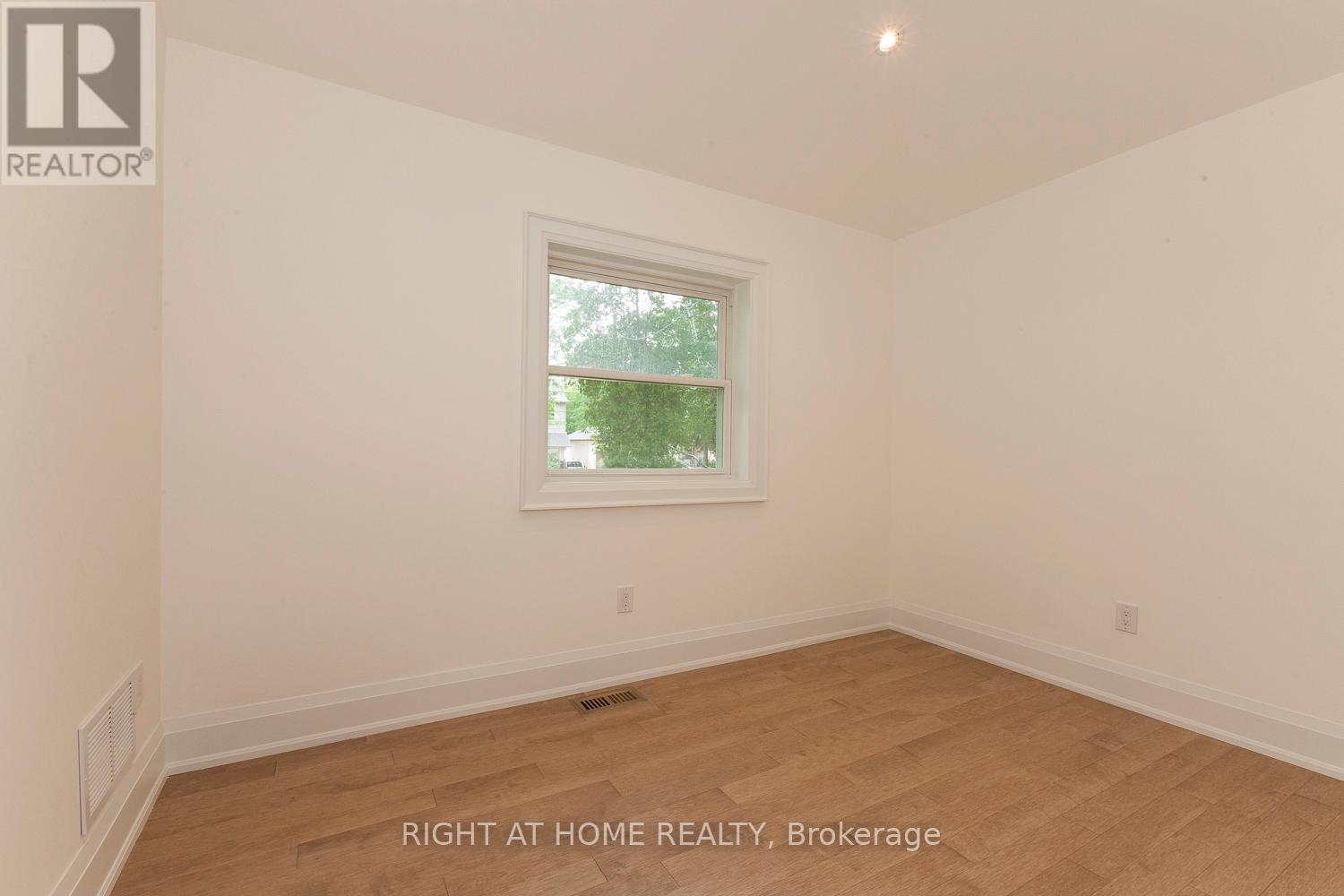 1627 Glenburnie Road, Mississauga, Ontario  L5G 3E4 - Photo 9 - W13123556