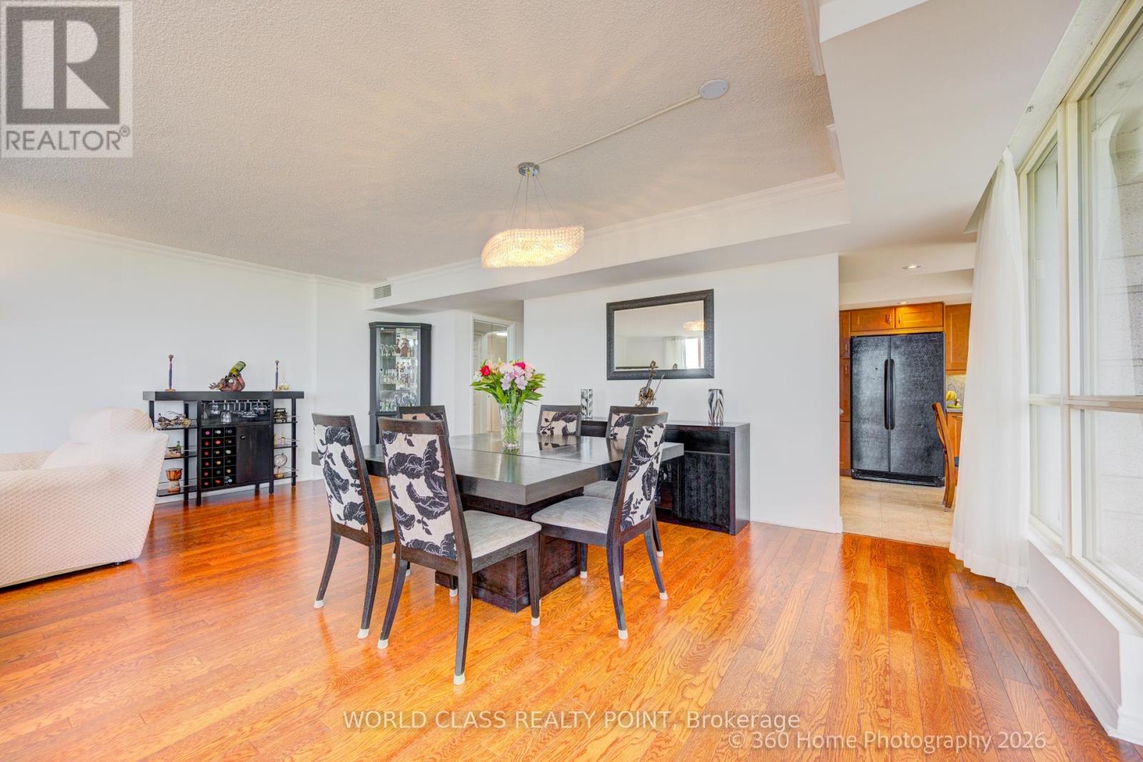 1811 - 55 Kingsbridge Garden Circle, Mississauga, Ontario  L5R 1Y1 - Photo 3 - W13123602
