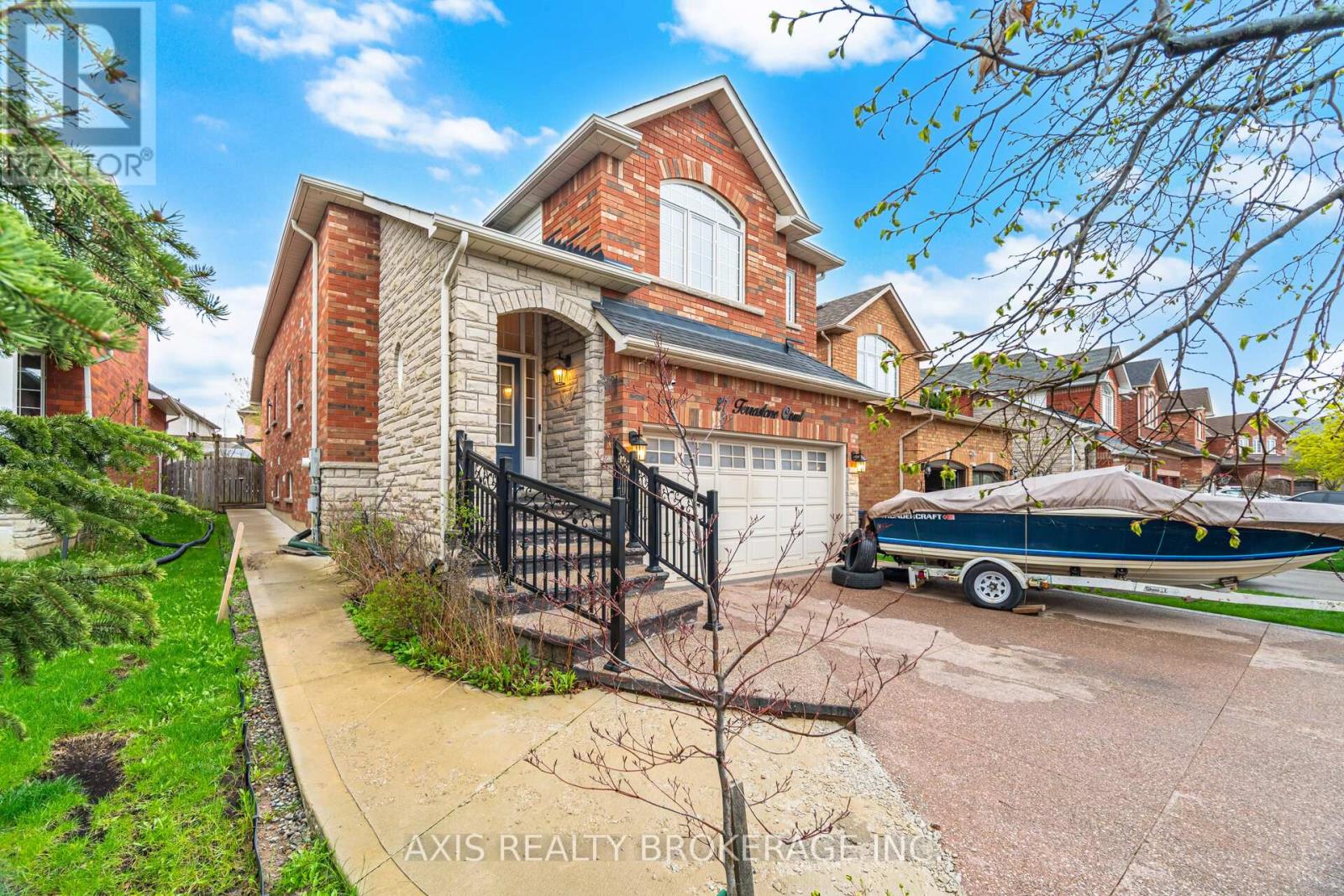 27 Terrastone Court, Caledon, Ontario  L7E 2G7 - Photo 4 - W13123670