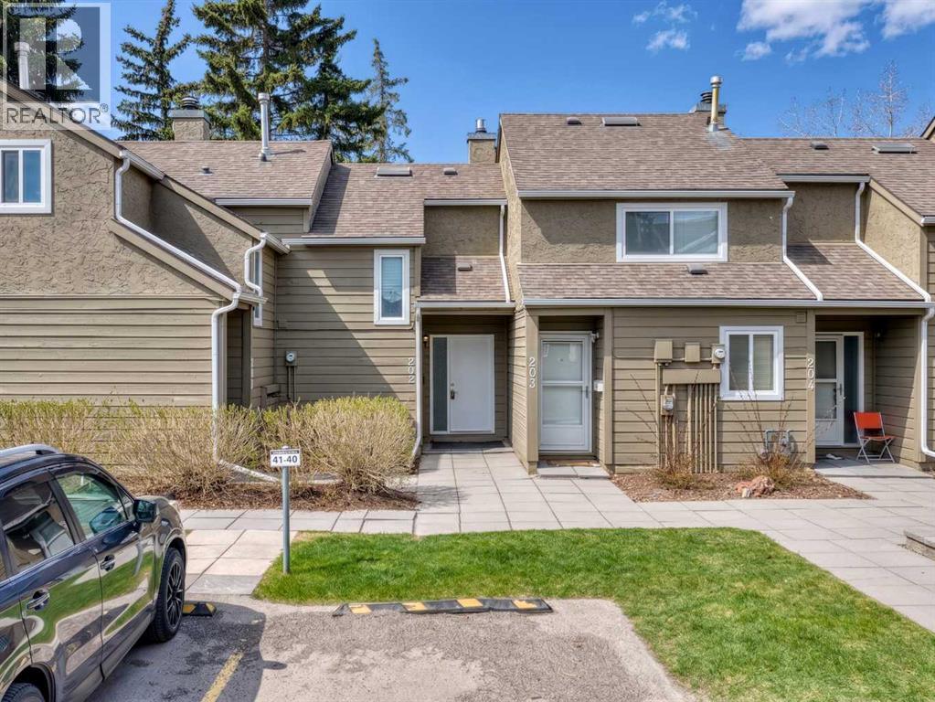 202, 829 Coach Bluff Crescent Sw, Calgary, Alberta  T3H 1B1 - Photo 1 - A2307747