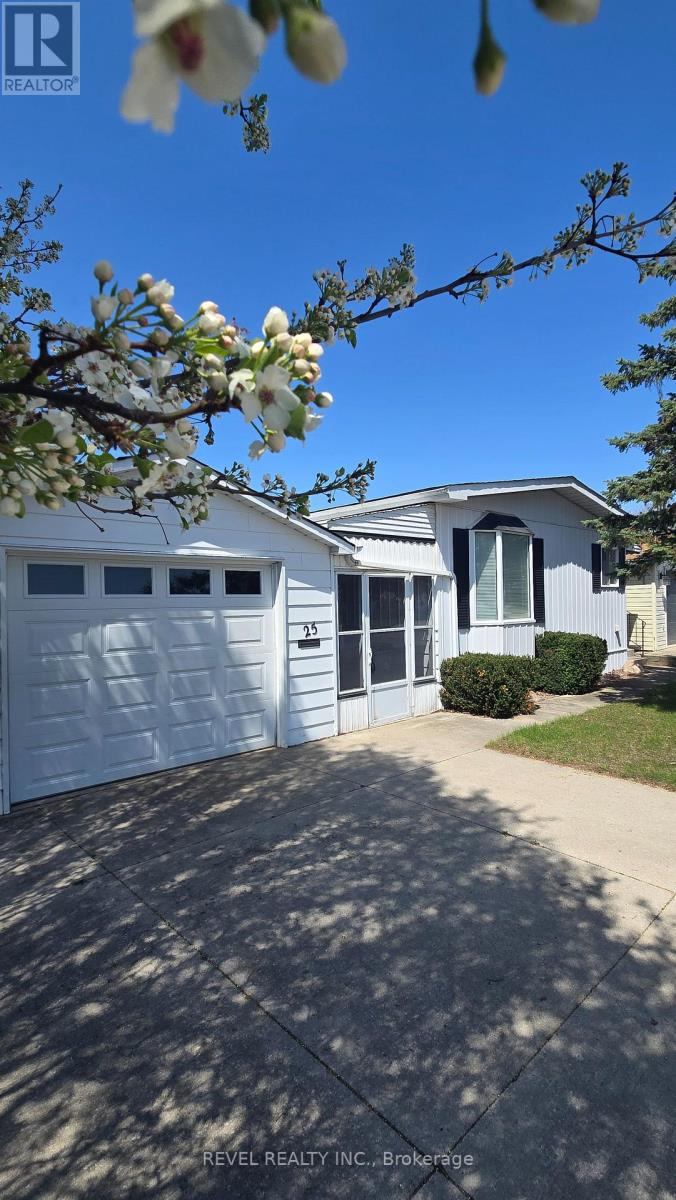 25 Miller Street, Strathroy-Caradoc, Ontario  N7G 1A5 - Photo 2 - X13123788