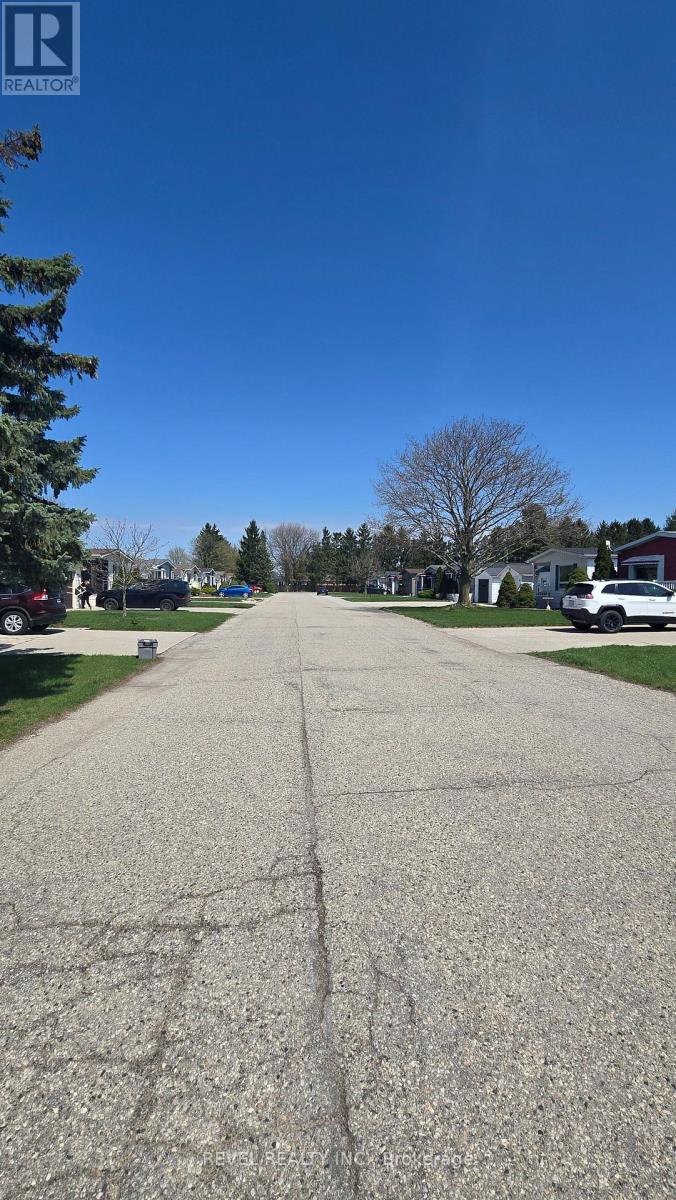 25 Miller Street, Strathroy-Caradoc, Ontario  N7G 1A5 - Photo 3 - X13123788