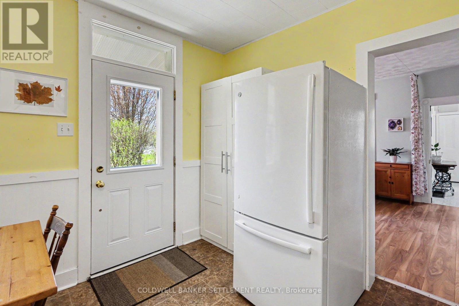 9 Jubilee Street, Montague, Ontario  K7A 2W9 - Photo 14 - X13123840