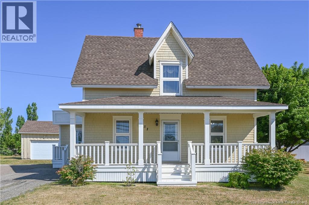 351 Saint-Pierre E. Boulevard, Caraquet, New Brunswick  E1W 1B4 - Photo 2 - NB133222