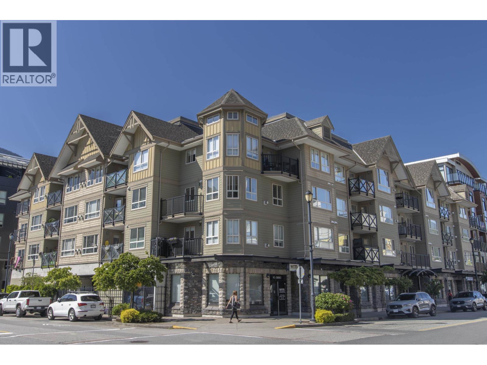 203 38003 SECOND AVENUE, Squamish, British Columbia