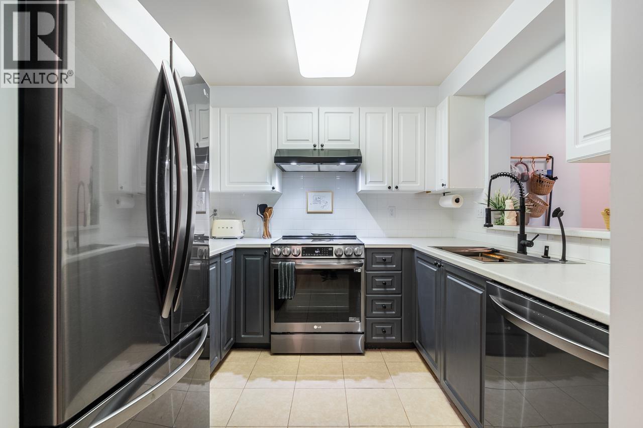 408 3070 Guildford Way, Coquitlam, British Columbia  V3B 7R8 - Photo 4 - R3123216