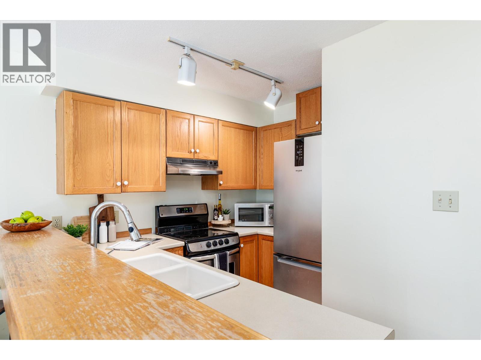301 3050 Hillcrest Drive, Whistler, British Columbia  V8E 0T8 - Photo 6 - R3123234