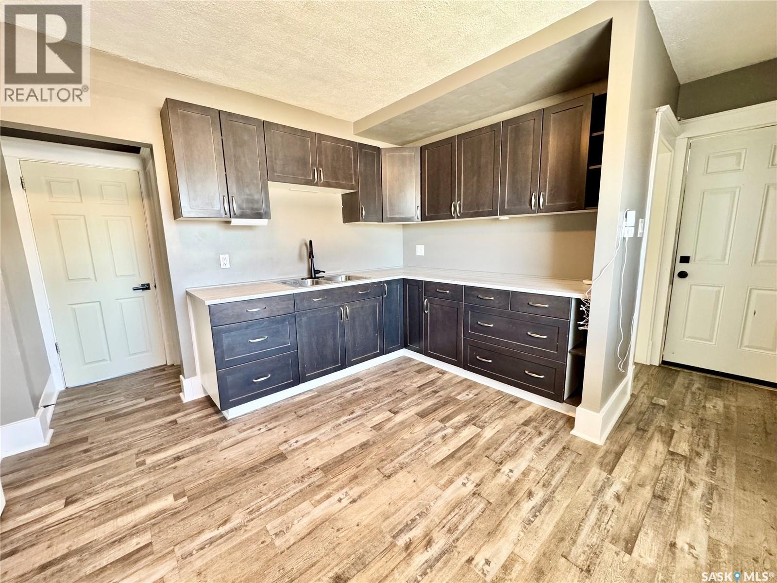1467 15th Street W, Prince Albert, Saskatchewan  S6V 3S9 - Photo 2 - SK033564