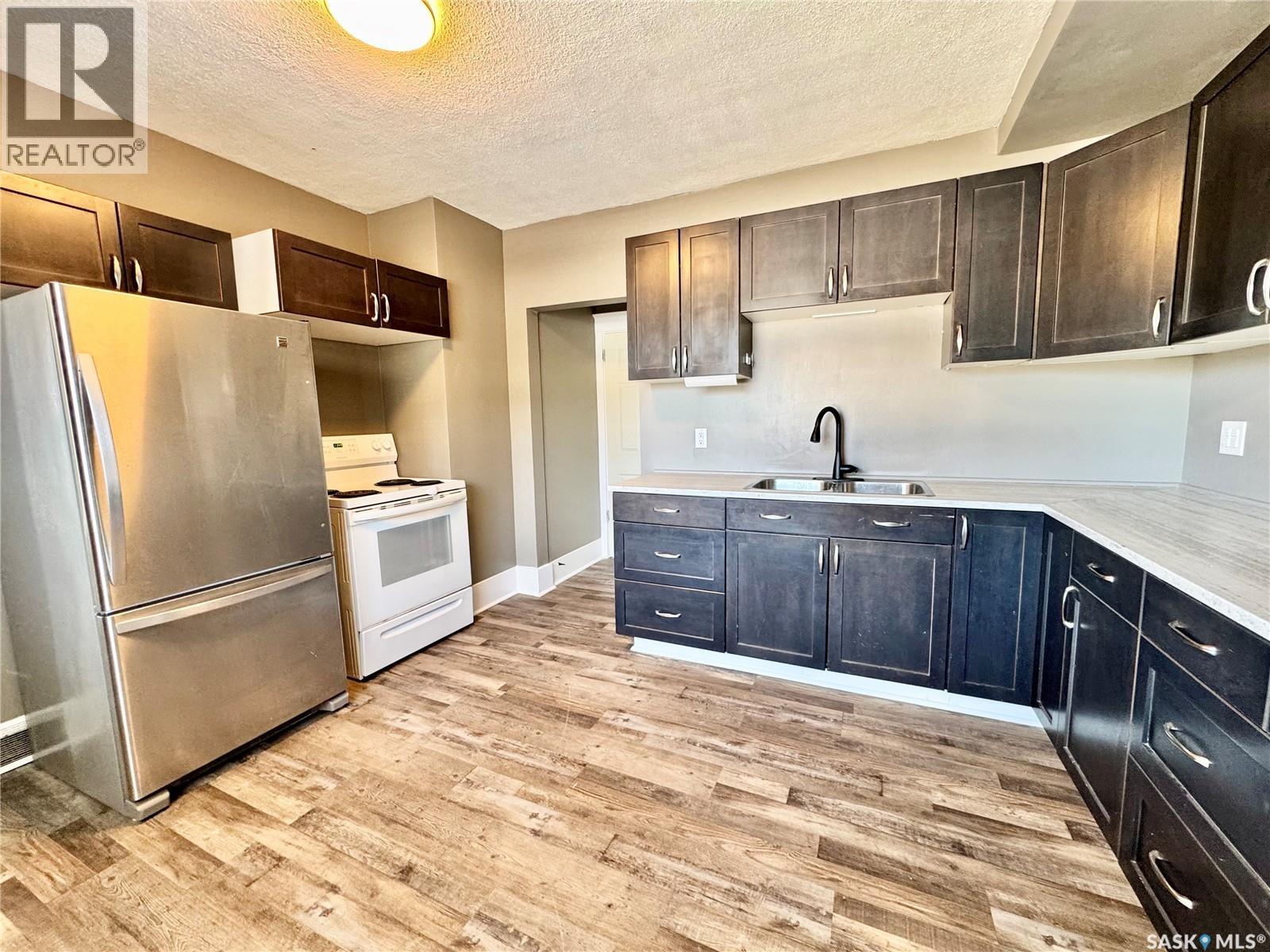 1467 15th Street W, Prince Albert, Saskatchewan  S6V 3S9 - Photo 4 - SK033564