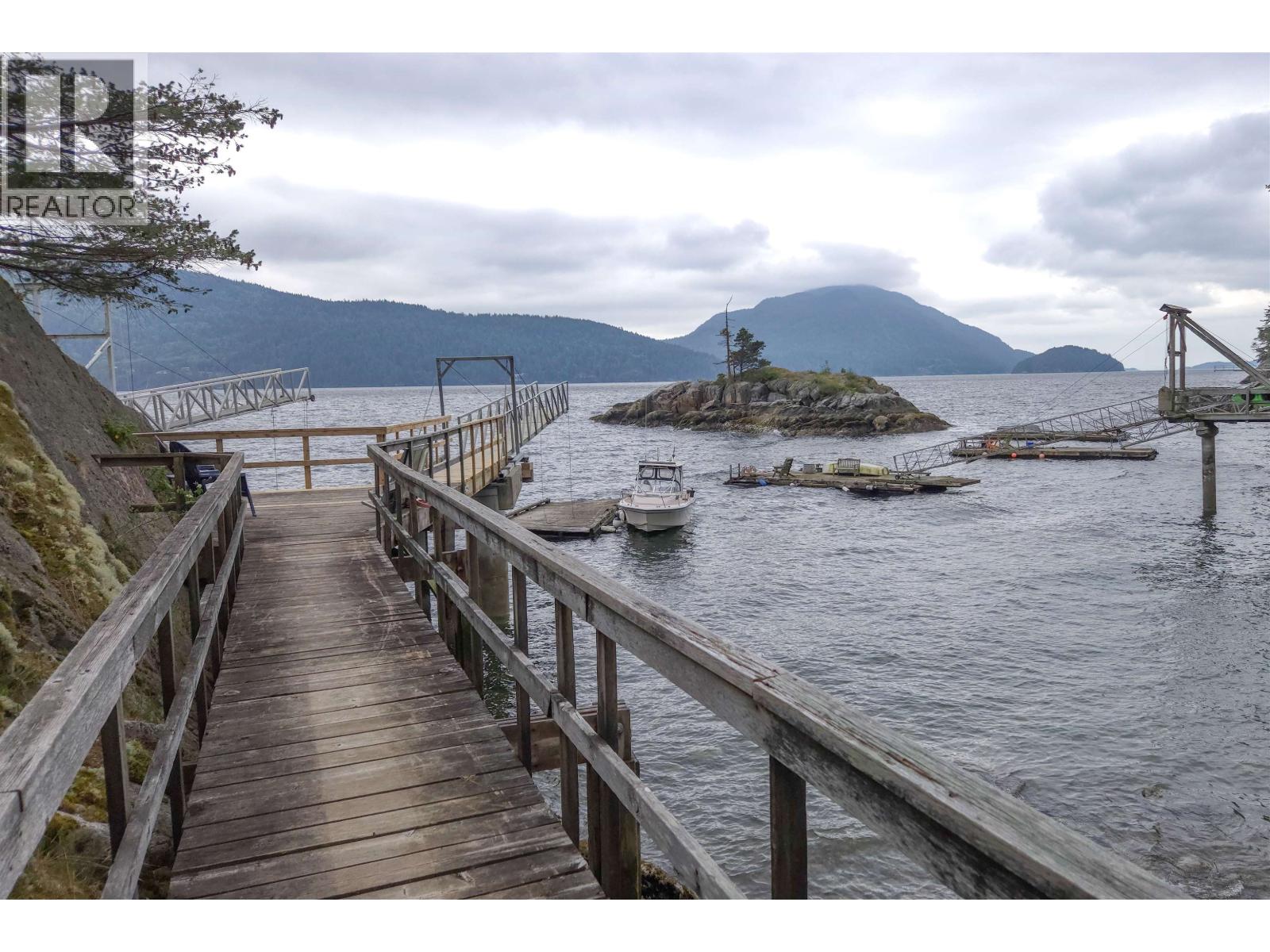 715 BOWEN VIEW ROAD, Gambier Island, British Columbia