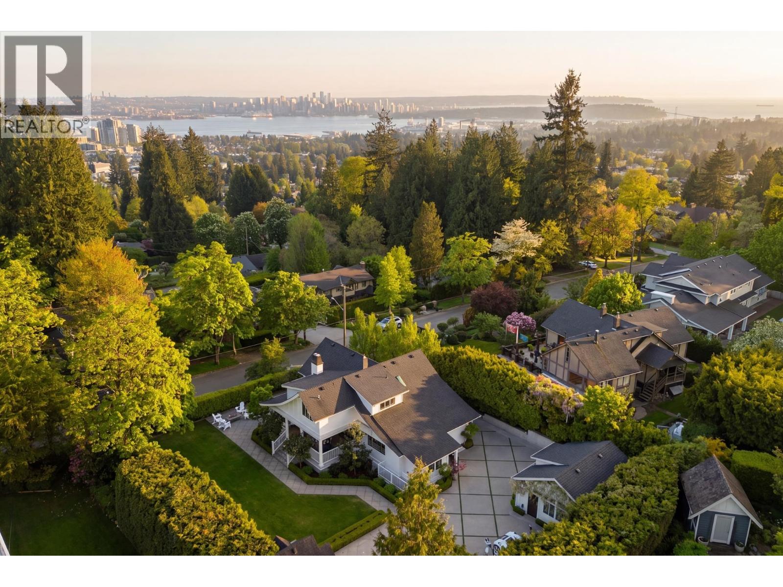 360 E Windsor Road, North Vancouver, British Columbia  V7N 1K1 - Photo 3 - R3123243