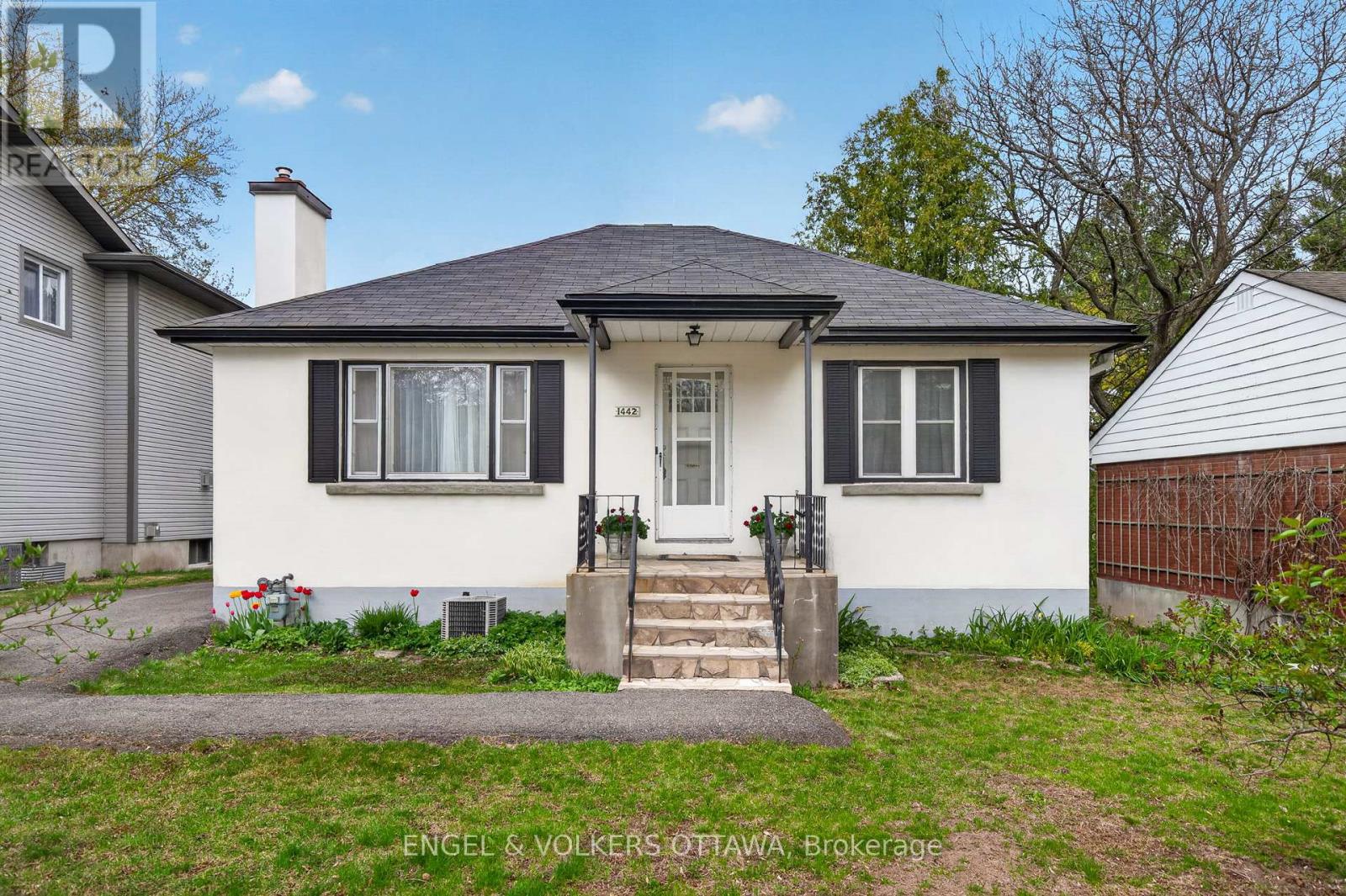 1442 Cavendish Road, Ottawa, Ontario  K1H 6C3 - Photo 1 - X13123750