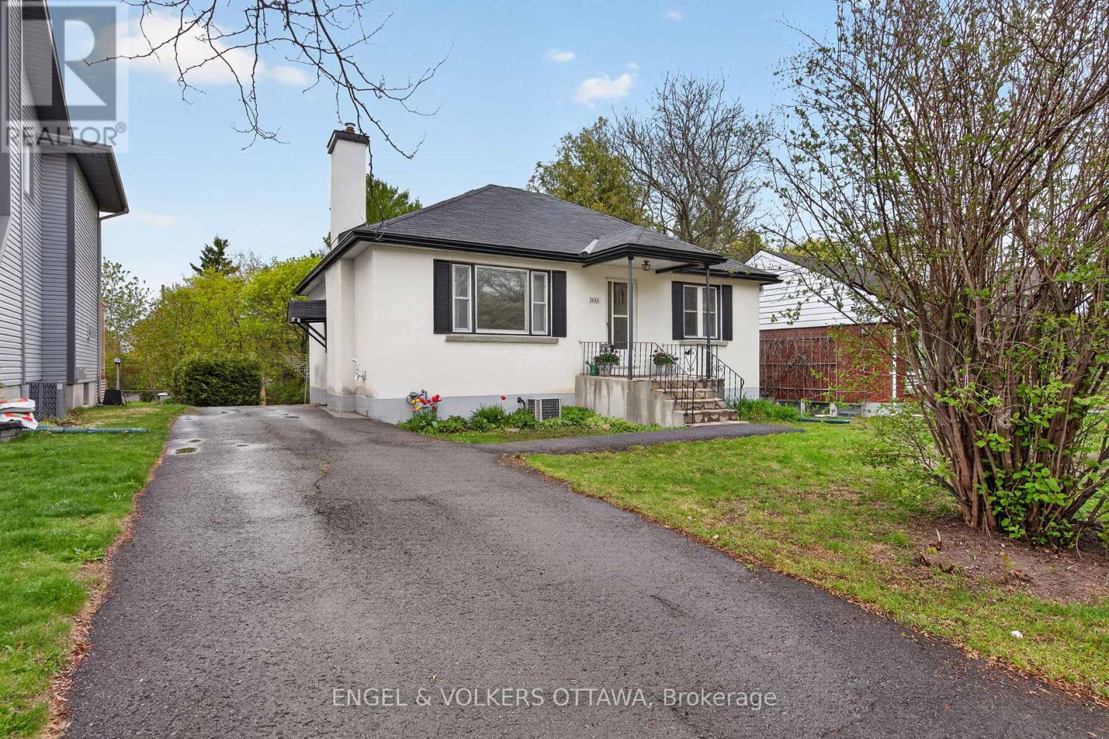1442 Cavendish Road, Ottawa, Ontario  K1H 6C3 - Photo 2 - X13123750