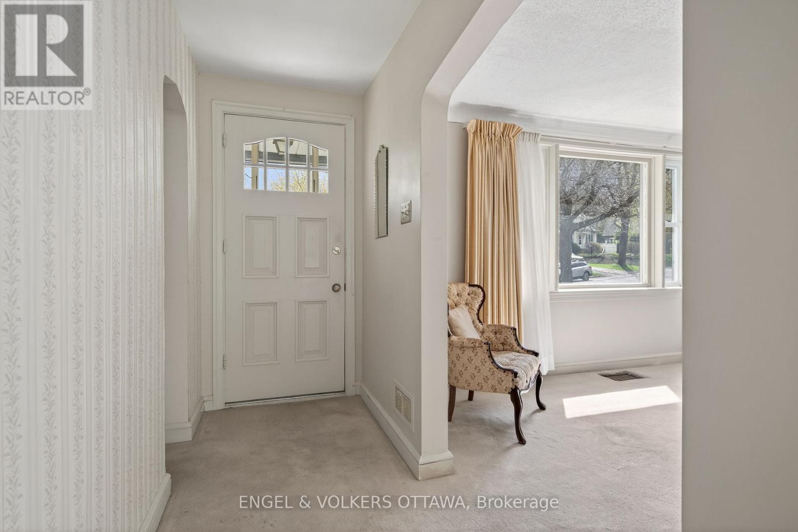 1442 Cavendish Road, Ottawa, Ontario  K1H 6C3 - Photo 4 - X13123750