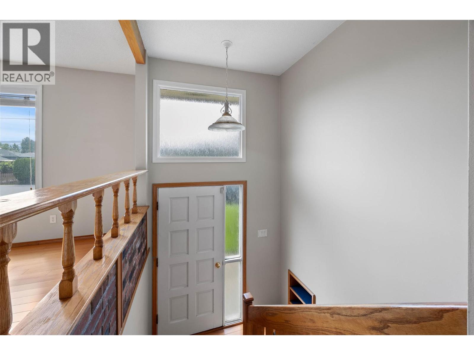 594 Brentwood Avenue, Kamloops, British Columbia  V2B 1P3 - Photo 5 - 10387156