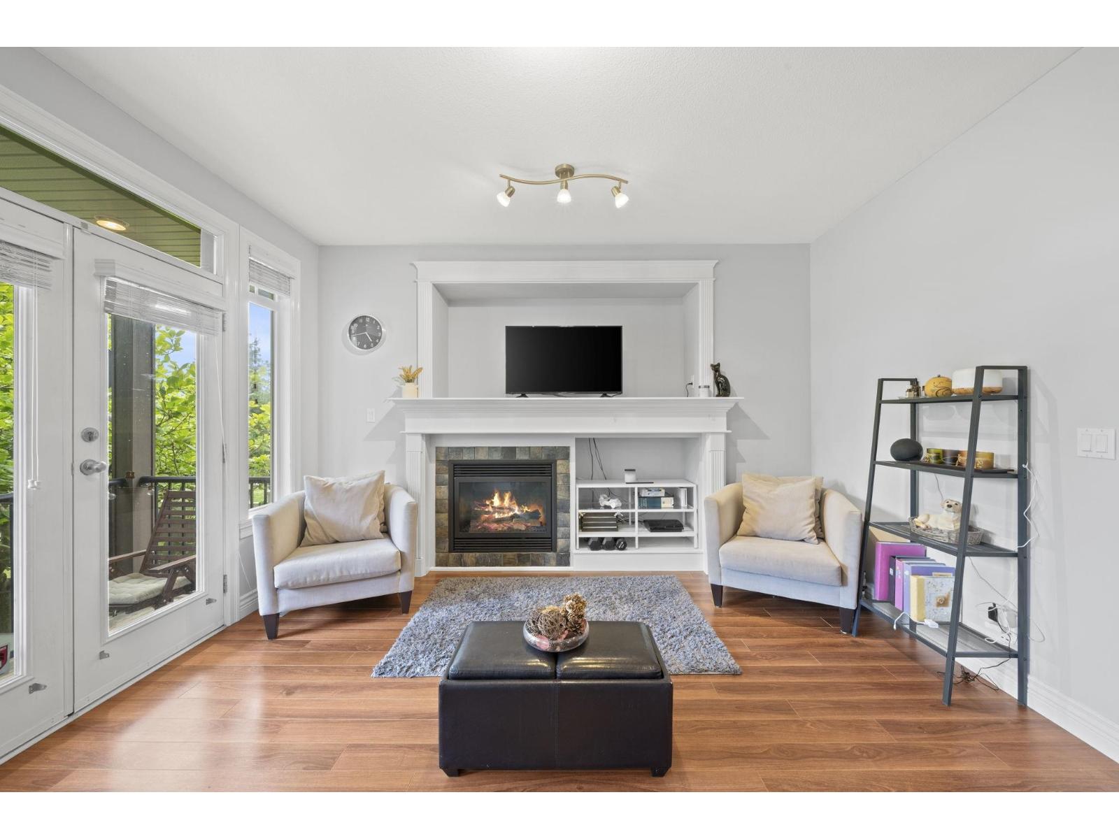 6652 195 Street, Surrey, British Columbia V4N 0C3 - Photo 2 - R3123276