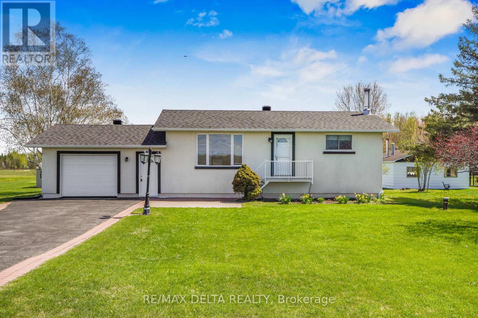 698 BASELINE ROAD, Clarence-Rockland, Ontario
