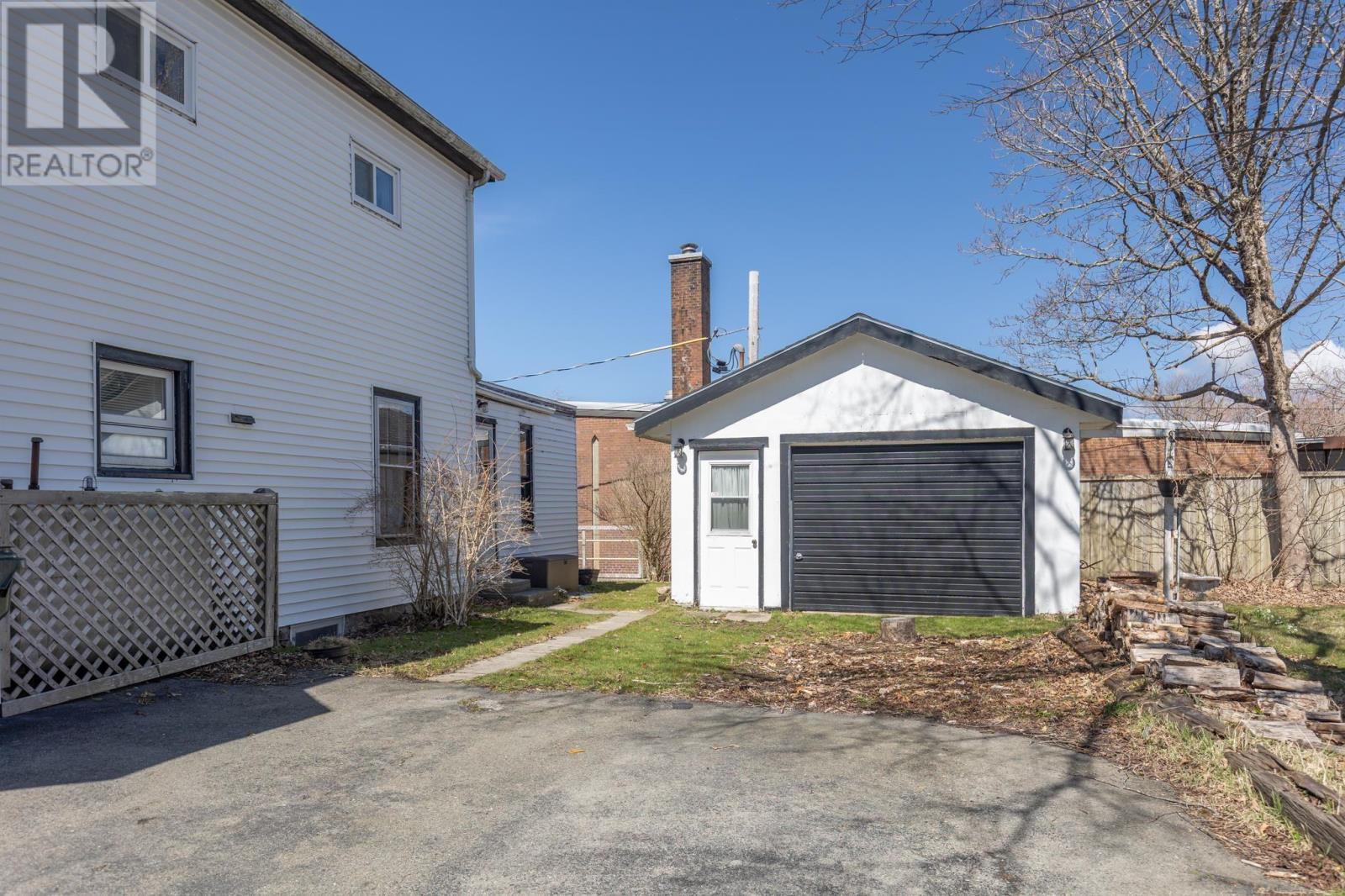 22 Baker Street, Yarmouth, Nova Scotia  B5A 2W9 - Photo 44 - 202600253