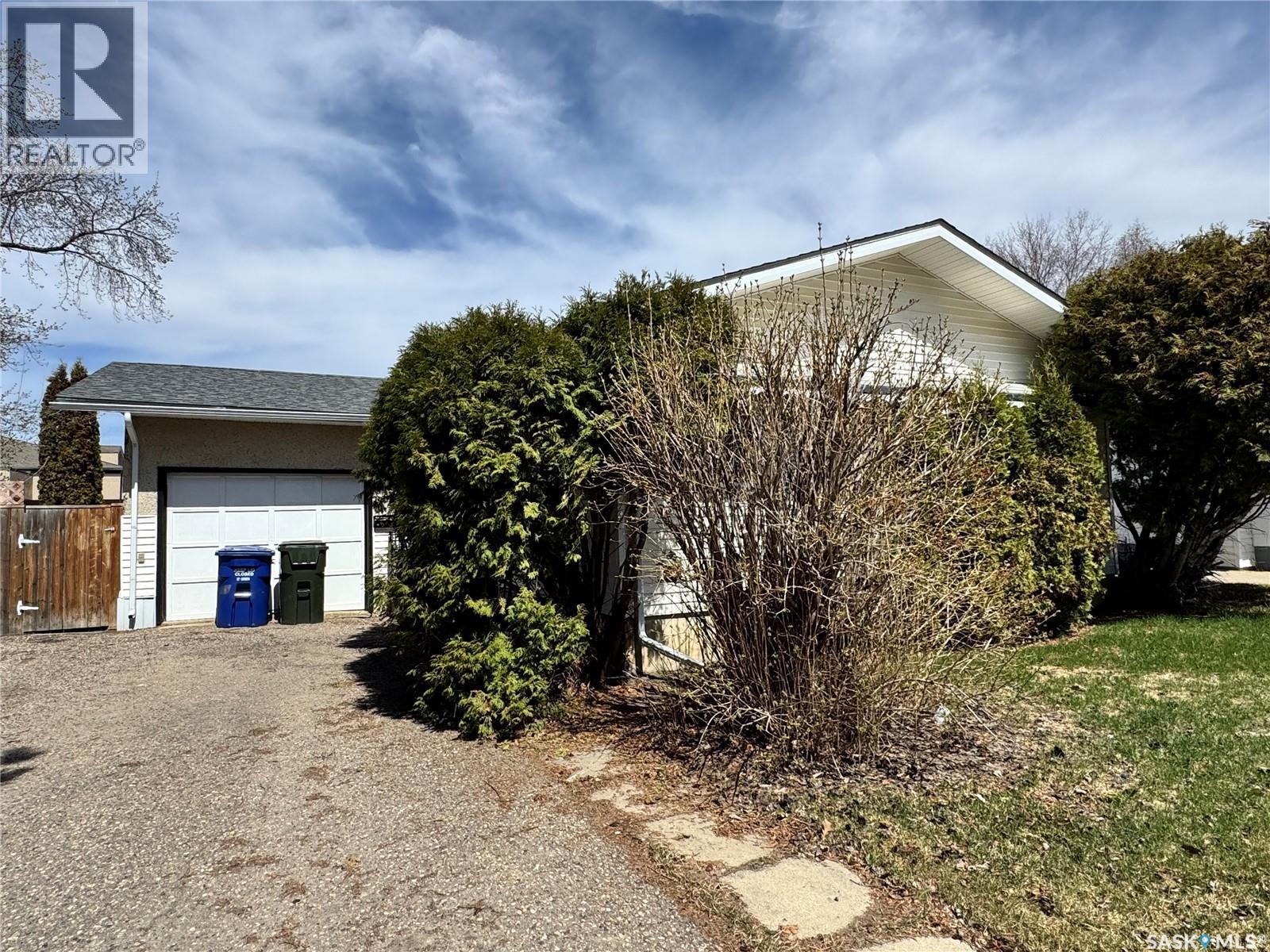586 Laurier DRIVE, Prince Albert, Saskatchewan