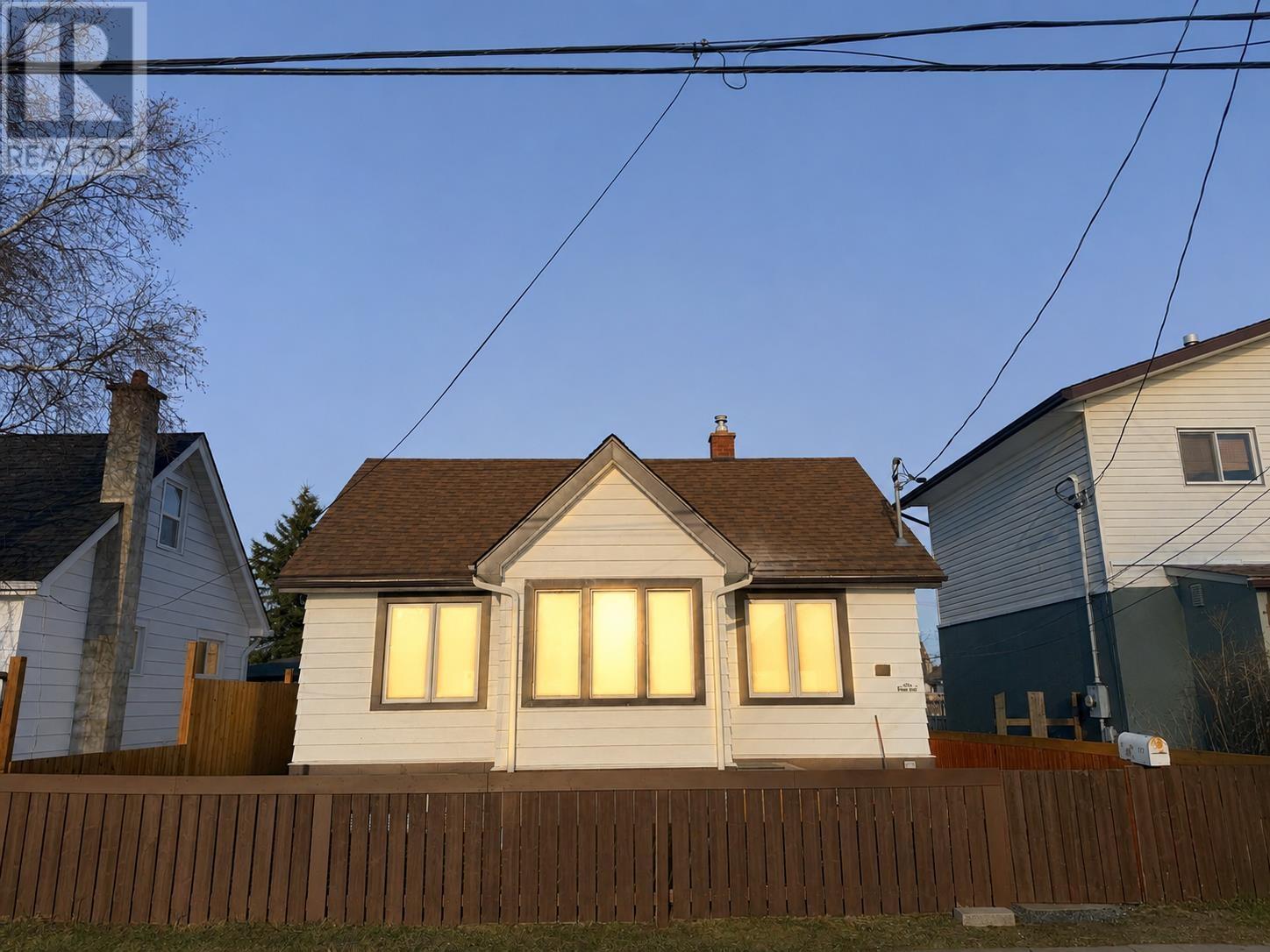 310 Dewe AVE, THUNDER BAY, Ontario