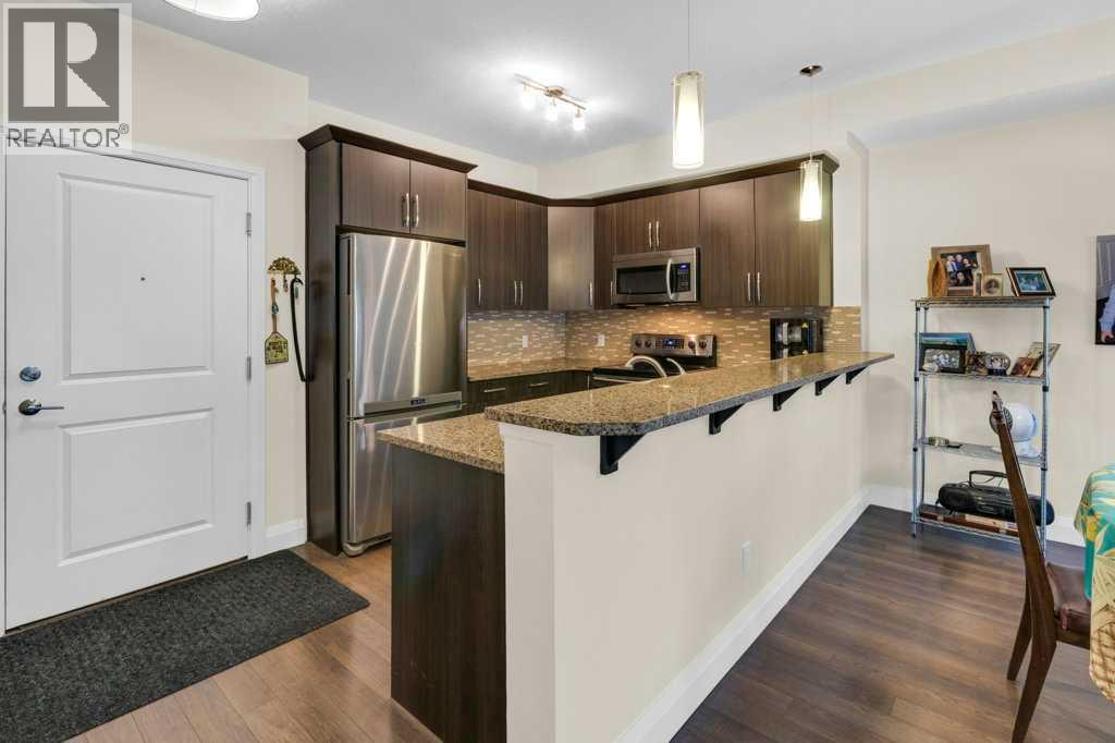 2104, 15 Sunset Square, Cochrane, Alberta  T4C 0E7 - Photo 4 - A2299363