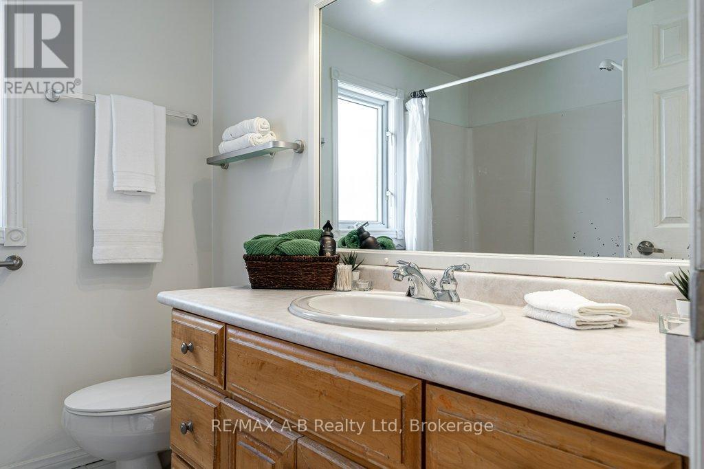 86 Freeland Drive, Stratford, Ontario  N4Z 1H1 - Photo 32 - X12929878