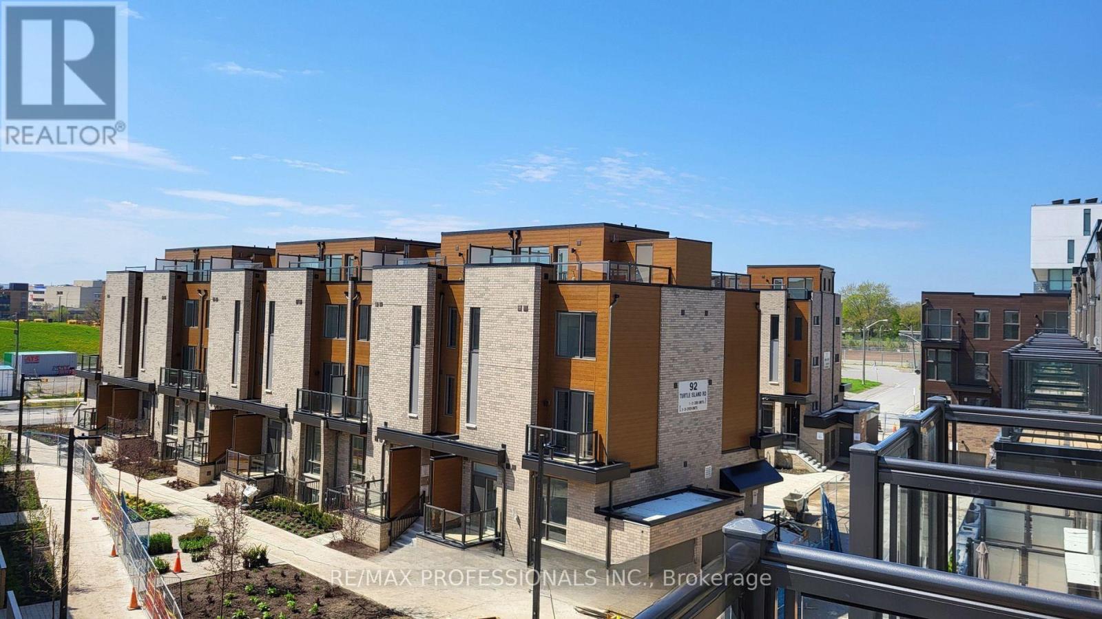 121 GREEN GARDENS BOULEVARD