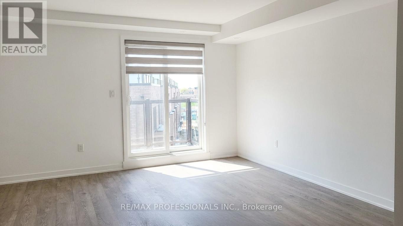 121 Green Gardens Boulevard, Toronto, Ontario  M6A 0E2 - Photo 10 - C13123760