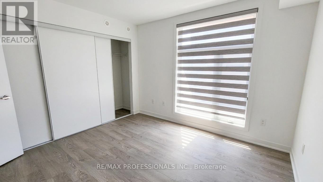 121 Green Gardens Boulevard, Toronto, Ontario  M6A 0E2 - Photo 13 - C13123760