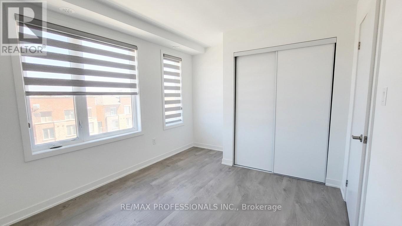 121 Green Gardens Boulevard, Toronto, Ontario  M6A 0E2 - Photo 15 - C13123760