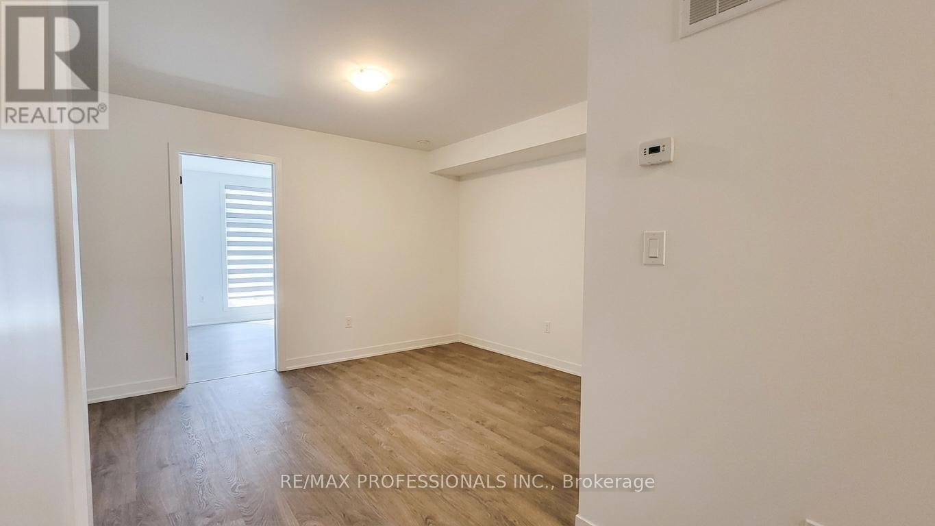121 Green Gardens Boulevard, Toronto, Ontario  M6A 0E2 - Photo 16 - C13123760