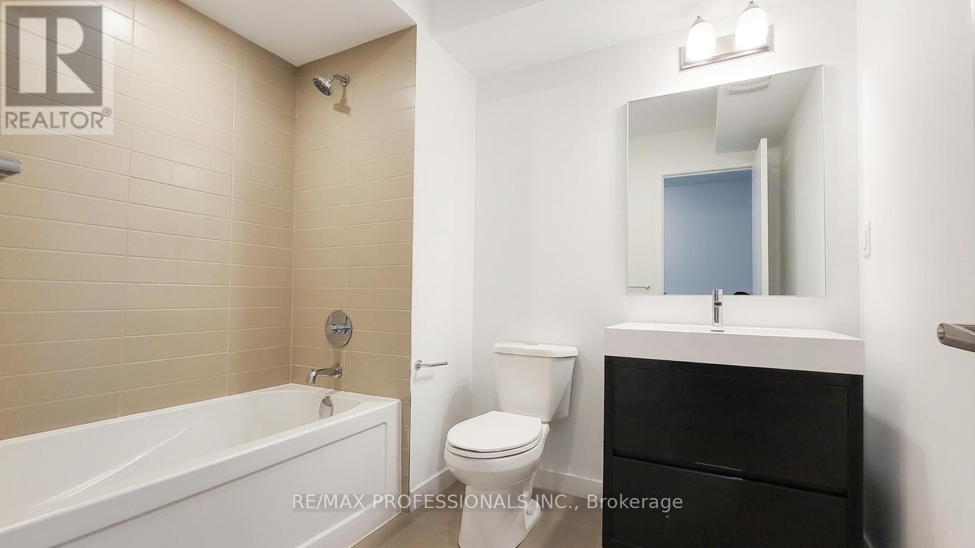 121 Green Gardens Boulevard, Toronto, Ontario  M6A 0E2 - Photo 17 - C13123760