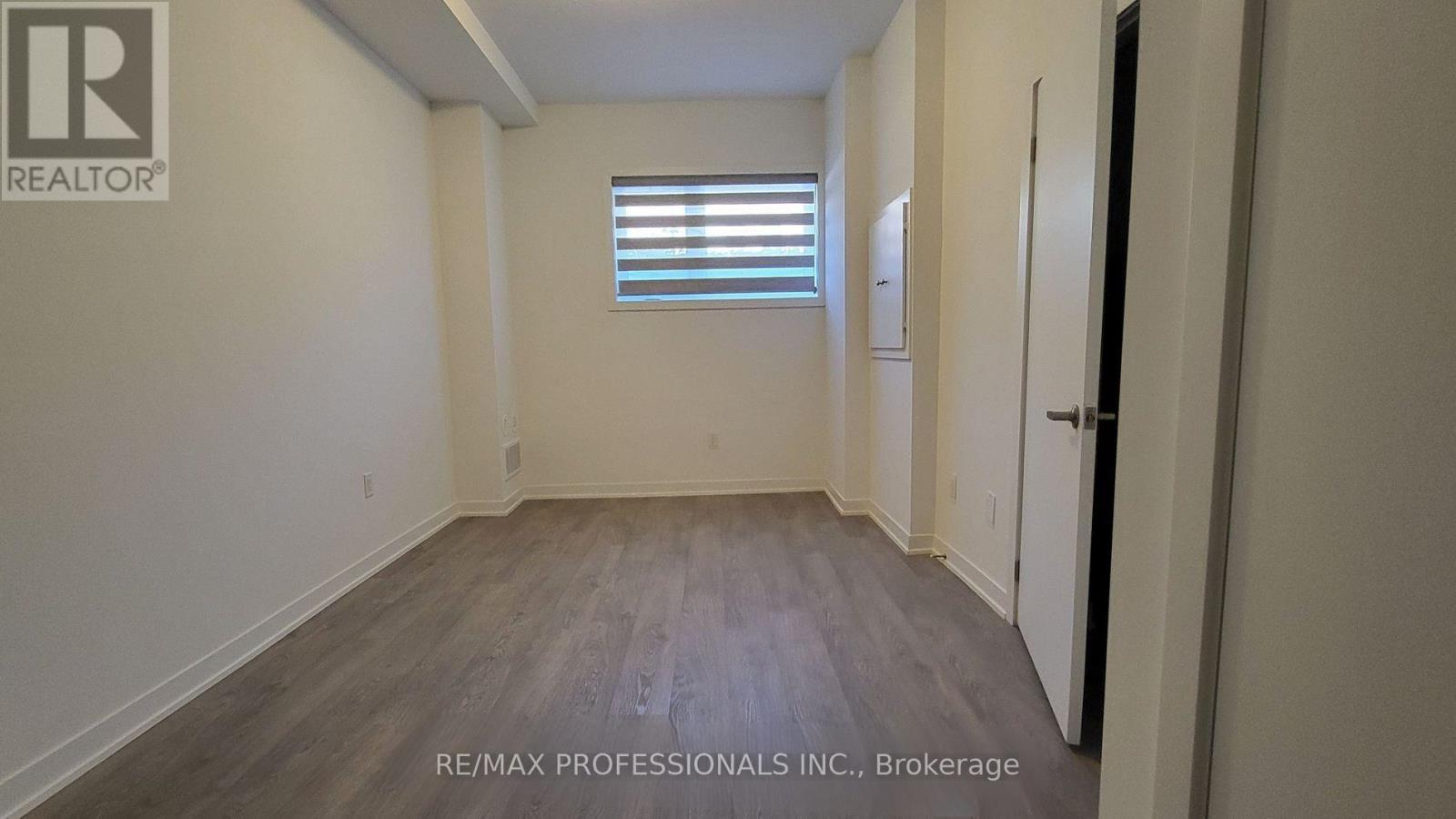 121 Green Gardens Boulevard, Toronto, Ontario  M6A 0E2 - Photo 18 - C13123760