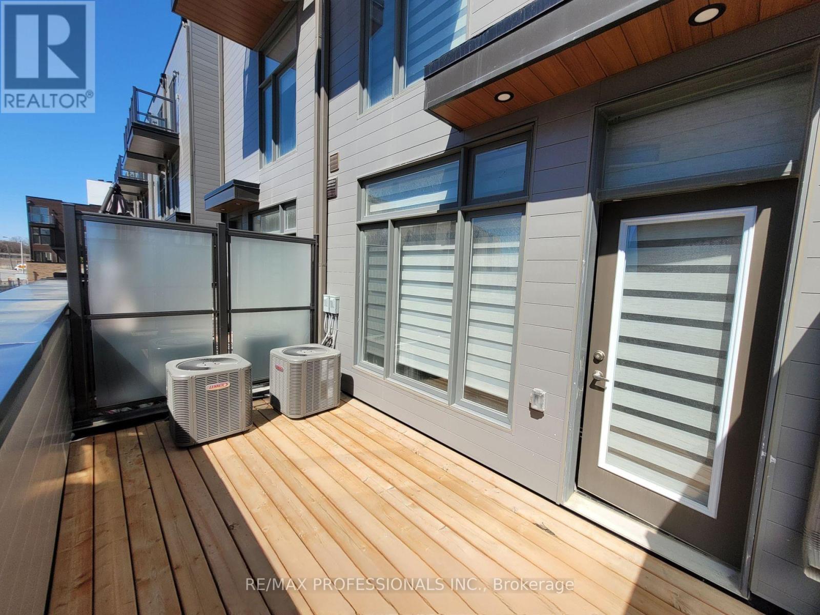 121 Green Gardens Boulevard, Toronto, Ontario  M6A 0E2 - Photo 21 - C13123760