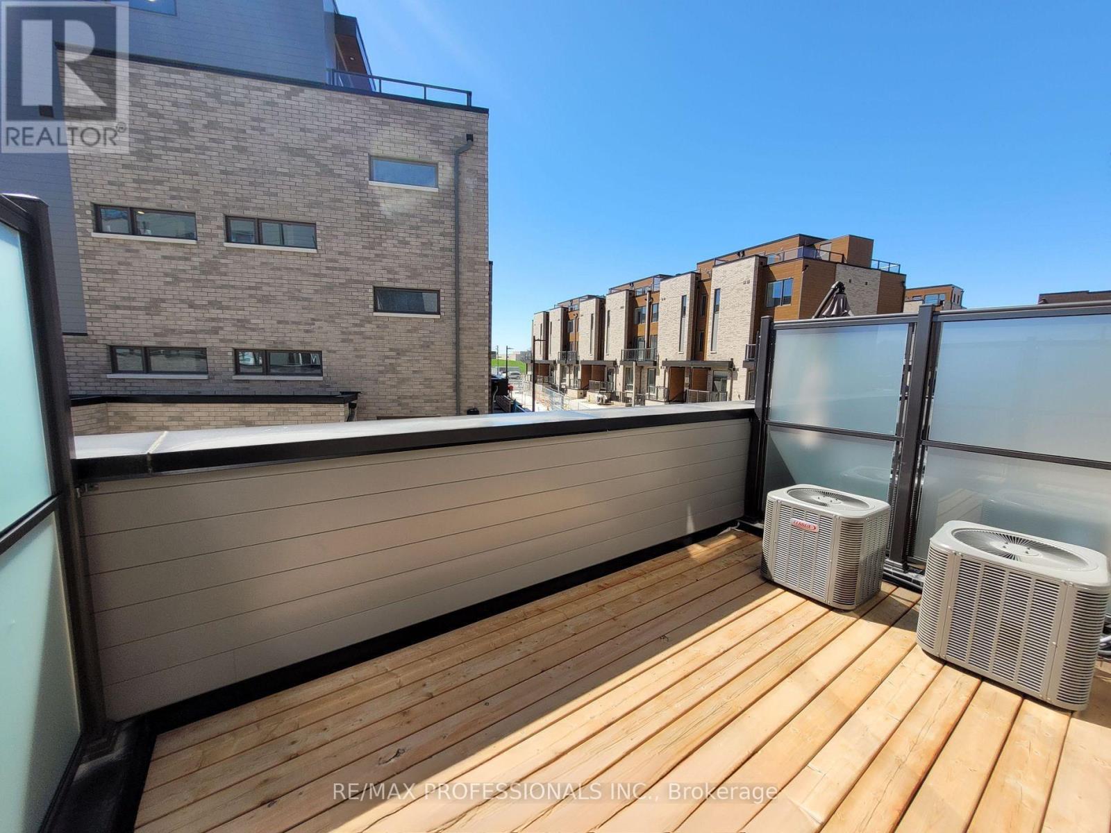 121 Green Gardens Boulevard, Toronto, Ontario  M6A 0E2 - Photo 22 - C13123760