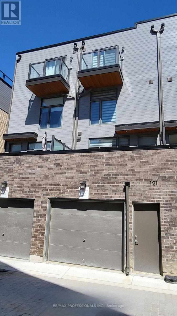121 Green Gardens Boulevard, Toronto, Ontario  M6A 0E2 - Photo 24 - C13123760
