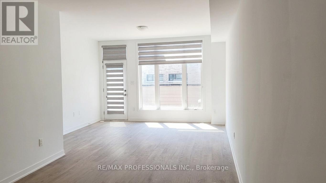 121 Green Gardens Boulevard, Toronto, Ontario  M6A 0E2 - Photo 9 - C13123760