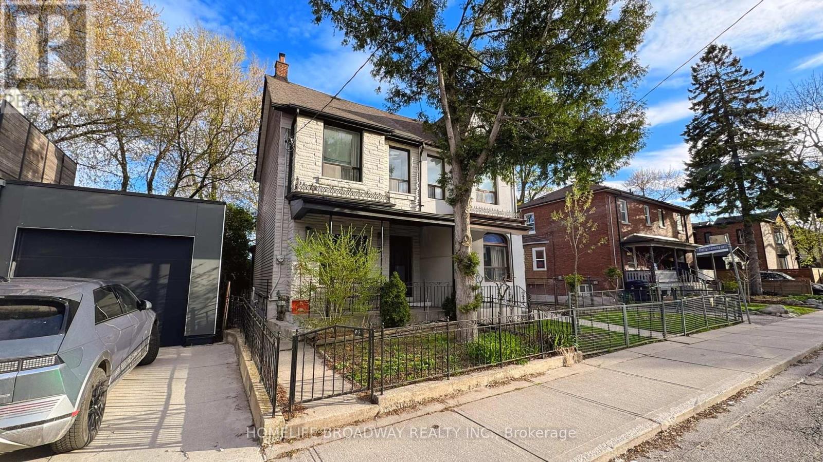 3 Yarmouth Road, Toronto, Ontario  M6G 1W5 - Photo 2 - C13123816
